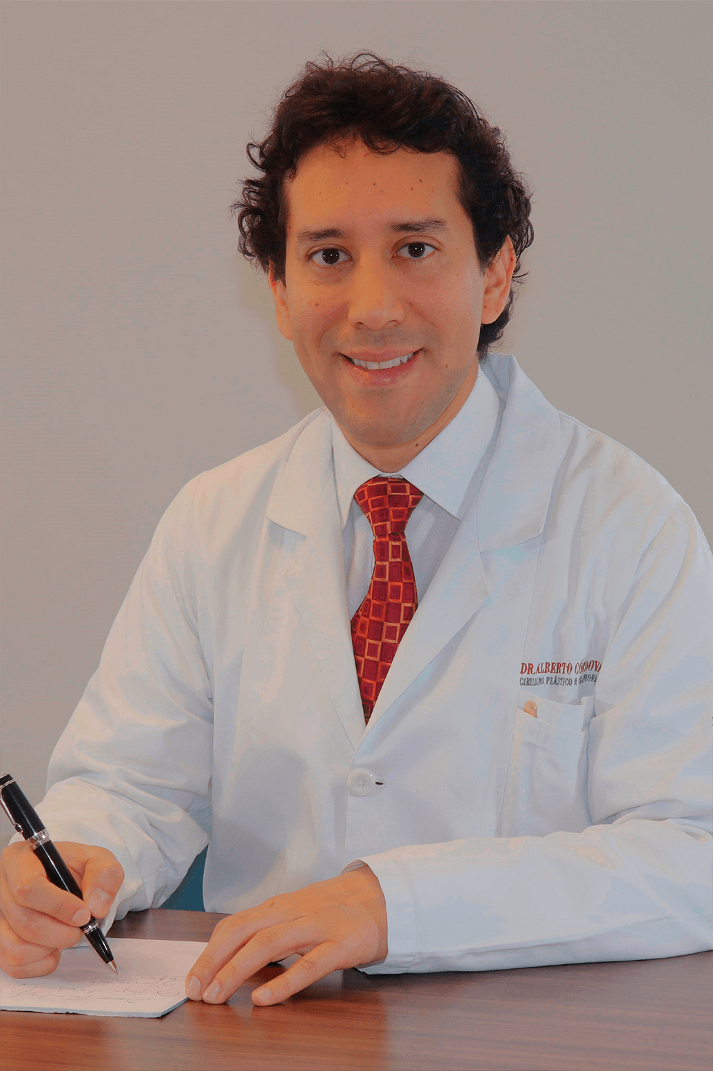 Dr.Alberto Córdova